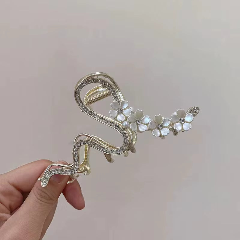 Rose Butterfly Tassel Hair Claws Shiny Crystal Hair Clip Shark Clip for Girls Exquisite Elegance Headdress Hair Accessoires